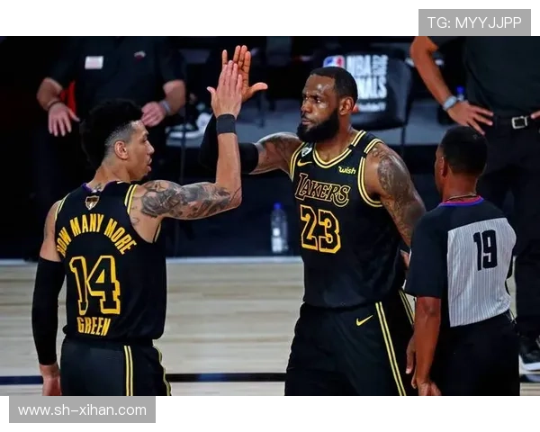 詹姆斯带领湖人击败勇士 获得四连胜同时锁定季后赛席位